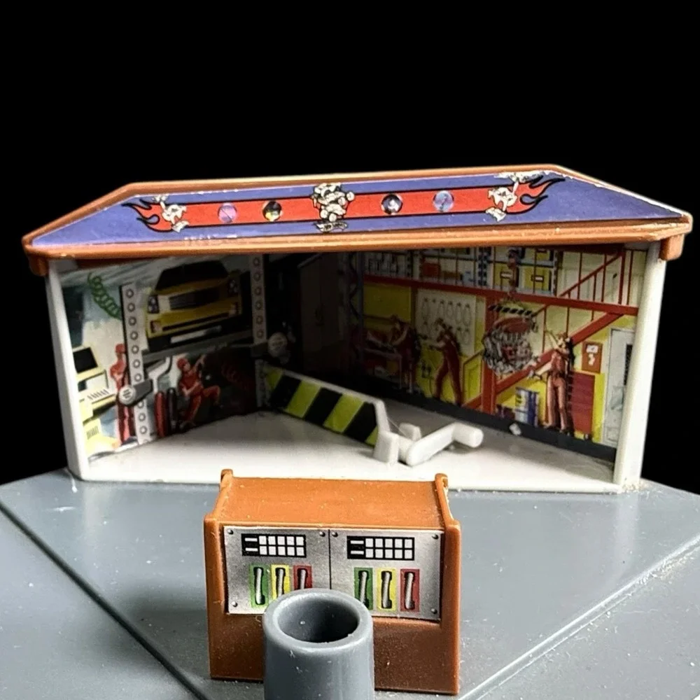 Mattel Hot Wheels Mega City 2007 Play set piece, single block‎ set W/Police Dept